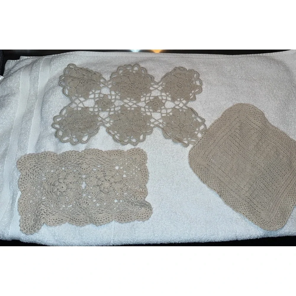 Vintage Doilies Lot Of 3 . Beige Color Great Conditions No‎ Tears Handmade
